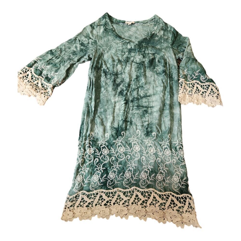 Est 1946 med. Green tie dye embroidered boho 3/4 bell sleeve dress